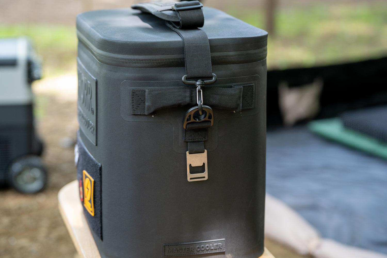 ソフトクーラーバッグ 8L｜保冷力ハードクーラー級・30時間氷が残る